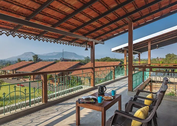 Saffronstays Lake House Bouganvillea, Nashik - Rustic Pool Villa With Great Lake Views And Patio Dining
