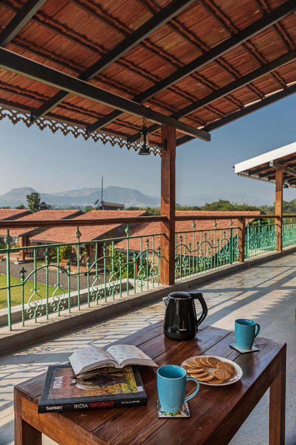 Saffronstays House Bouganvillea: Rustic Lakeside With Pool Villa