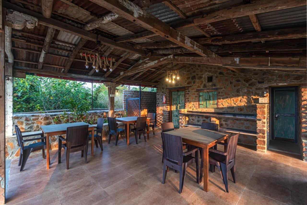 Villa Saffronstays House Bouganvillea: Rustic Lakeside With Pool *
