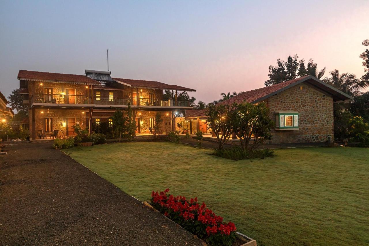 Villa Saffronstays House Bouganvillea: Rustic Lakeside With Pool *