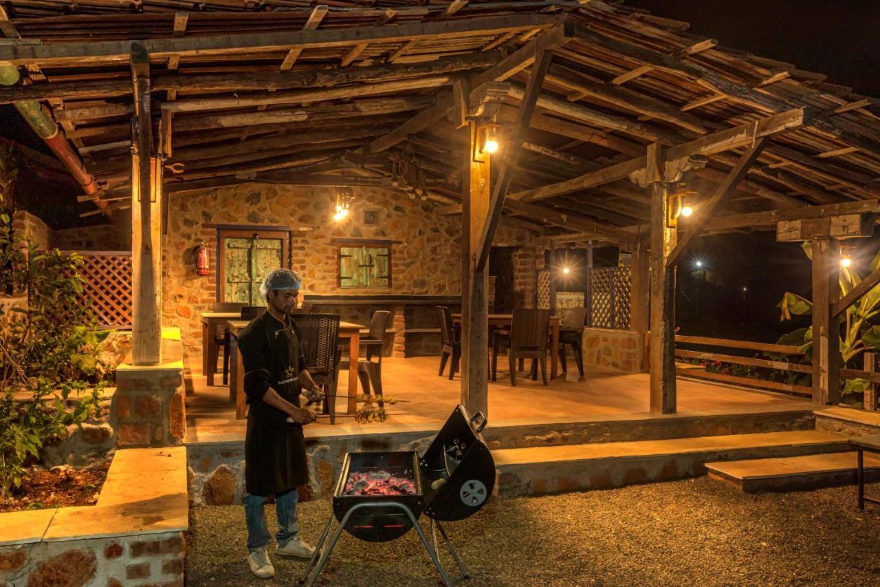 Villa Saffronstays House Bouganvillea: Rustic Lakeside With Pool