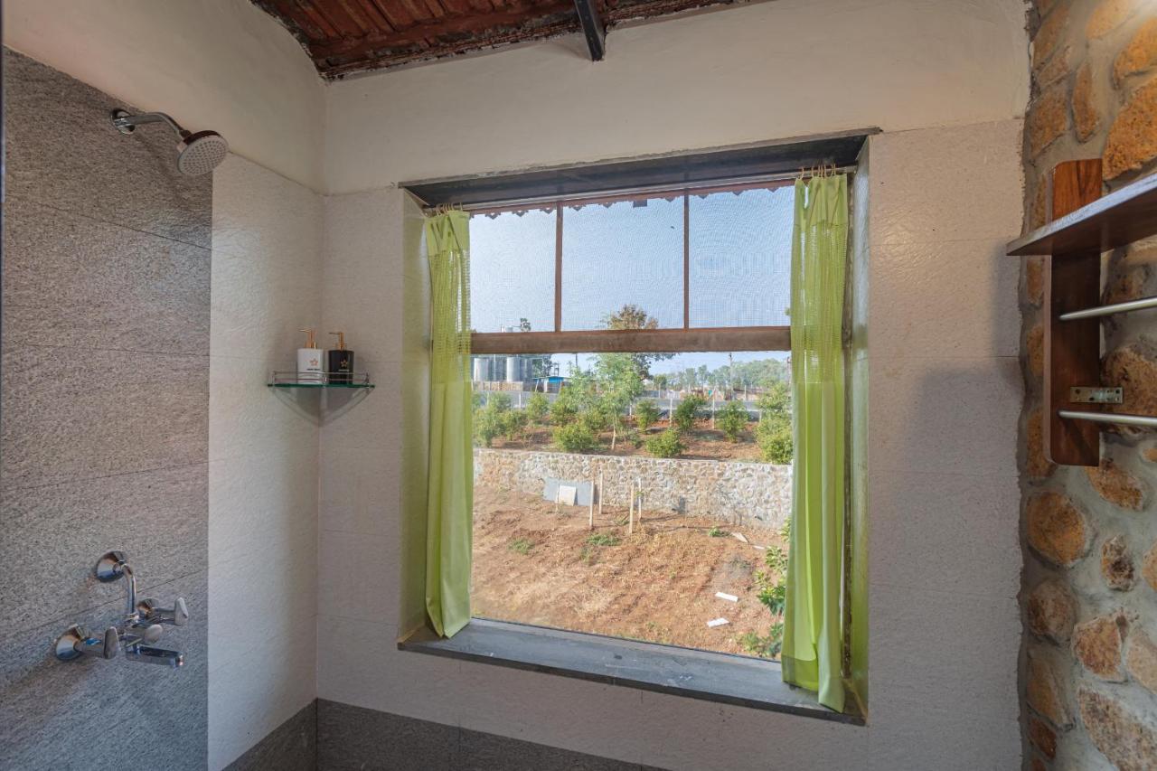 Villa Saffronstays House Bouganvillea: Rustic Lakeside With Pool Nashik