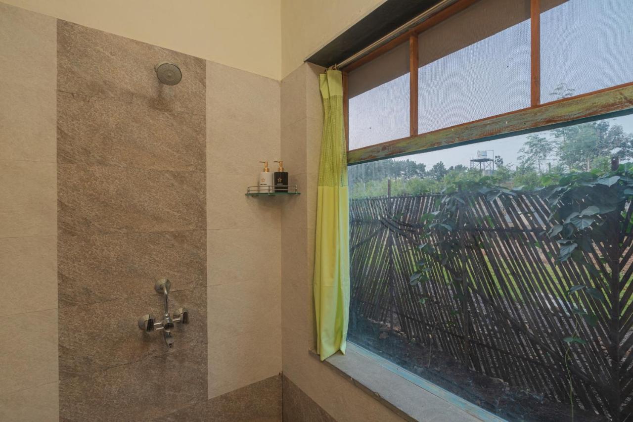 Villa Saffronstays House Bouganvillea: Rustic Lakeside With Pool *