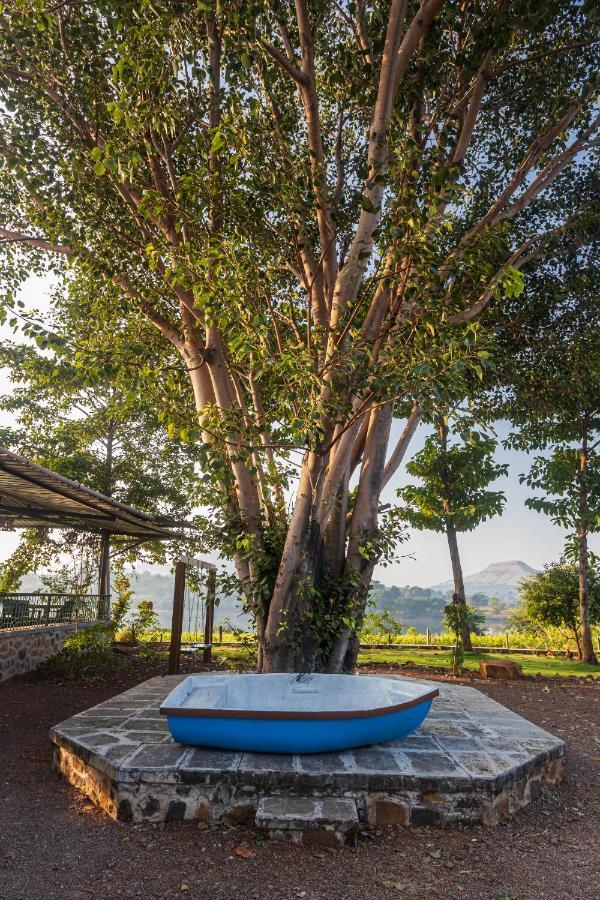 Villa Saffronstays House Bouganvillea: Rustic Lakeside With Pool
