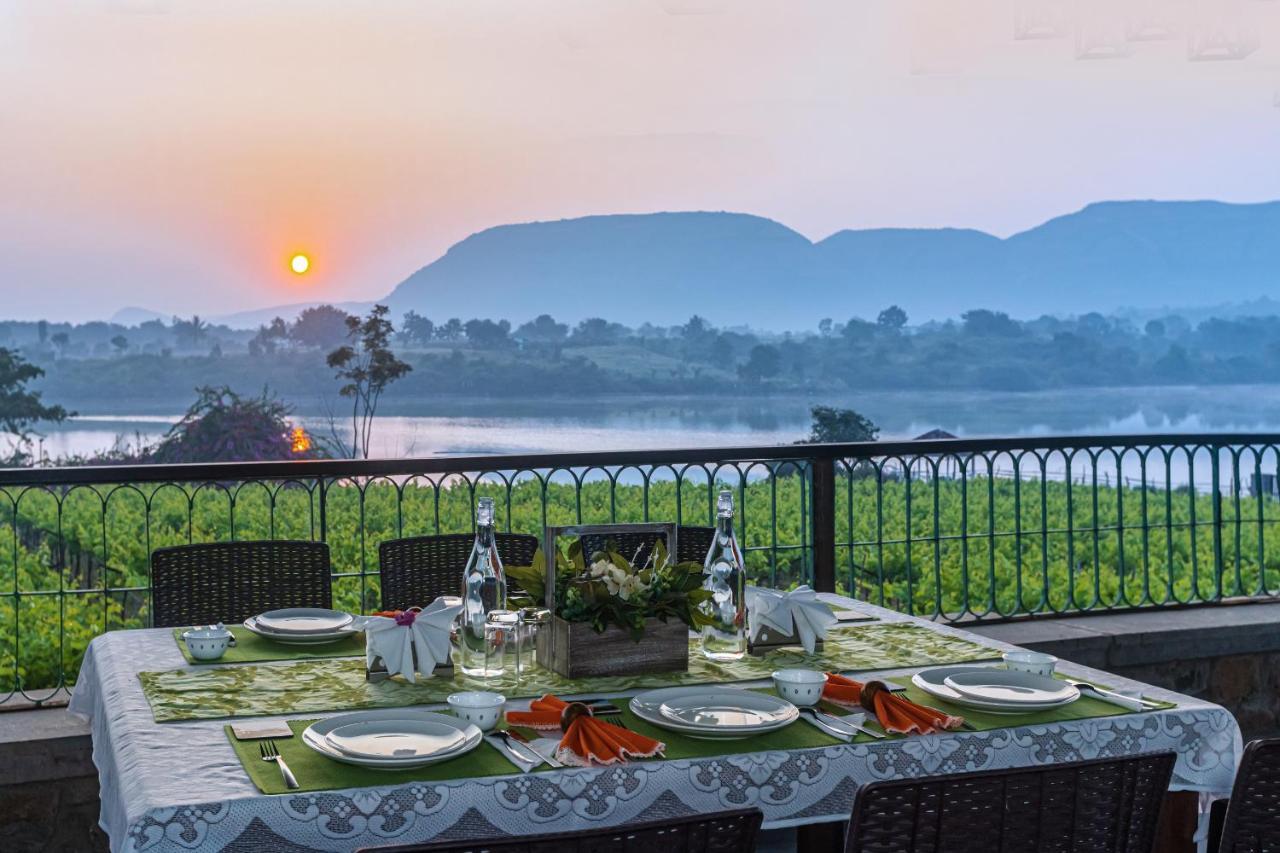 Saffronstays House Bouganvillea: Rustic Lakeside With Pool